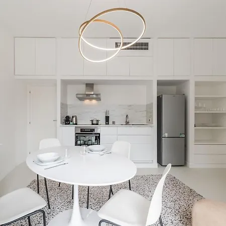 Centre - Spacious - Ac - Wi-fi - Metro Апартаменты